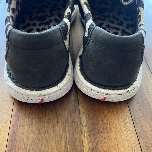 JUSTIN WOMEN'S HAZER COW PRINT LACE-UP CASUAL SHOE - Picture 9 of 9